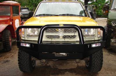 TJM Frontier Front Bull Bar ( HAS DAMAGE, ASK FOR PIC )