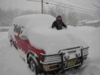 Nissan Pathfinder - BURRIED WITH SNOW