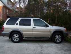 Nissan Pathfinder - Michael Lee