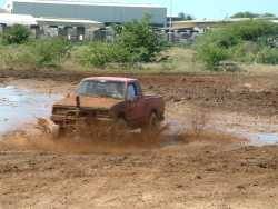 Nissan 720 - muddin