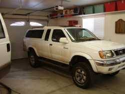 Nissan Frontier - White Lightning