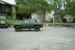 Nissan Pathfinder - Adrian