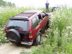 Nissan Pathfinder - LeftHandedMonkeyWrench (k