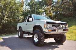 Nissan Hardbody - Sam's Hardbody