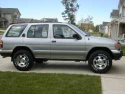 Nissan Pathfinder - kiwidagger