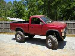 Nissan Hardbody - Mad Ups