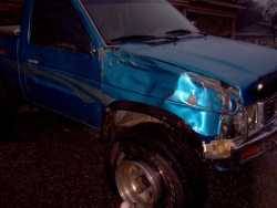 Nissan Hardbody - ouch