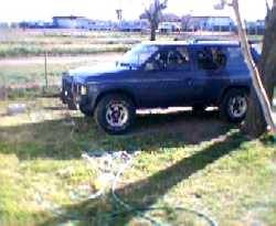 Nissan Pathfinder - tj