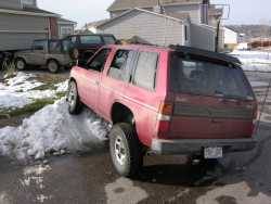 Nissan Pathfinder - Nade-N-Raid