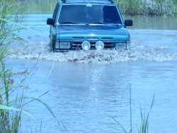 Nissan Pathfinder - green submarine