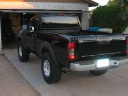 Nissan Frontier - BADAZNSN