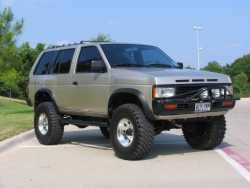 Nissan Pathfinder - Luis Rivera