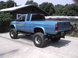 Nissan Hardbody - SHARKBYTESHAZ'S BIG BLUE