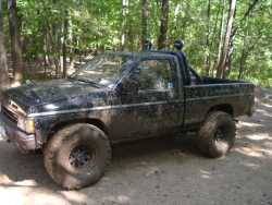 Nissan Hardbody - TJ Palovchik