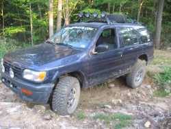 Nissan Pathfinder - Stryker