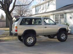 Nissan Pathfinder - Larry La Toure