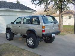 Nissan Pathfinder - Larry La Toure