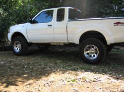 Nissan Frontier - lars