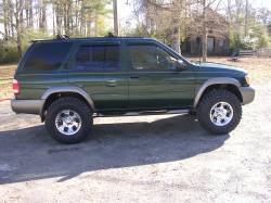 Nissan Pathfinder - 01 pathy se