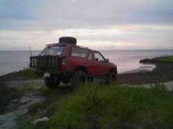 Nissan Pathfinder - day at the beach