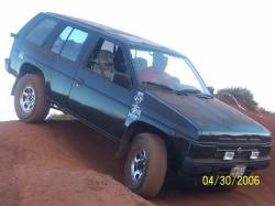 Nissan Pathfinder - benz shit 3