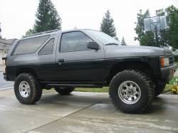Nissan Pathfinder - Kyle