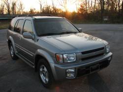 Nissan Pathfinder - Rob Blue