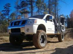 Nissan Titan - BLACK&WHITE