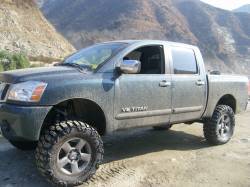 Nissan Titan - 