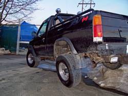 Nissan Hardbody - nick