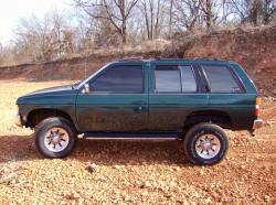 Nissan Pathfinder - dirty ol' pathy