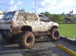 Nissan Pathfinder - Diesel Rig on 40s
