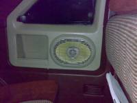 Nissan Pathfinder - Pioneer 6x9's