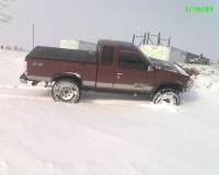 Nissan Hardbody - Playing in the yard