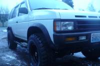 Nissan Pathfinder - 95 SE