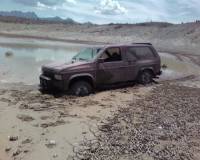 Nissan Pathfinder - stuck in the mud